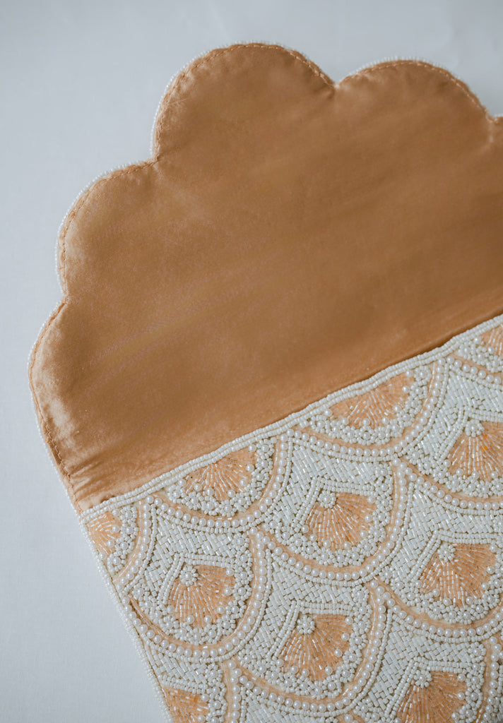 Scallop Pearls Beaded HandBag (Preorder)