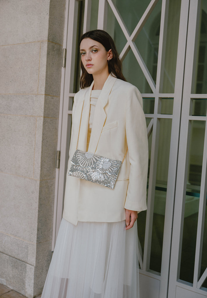 Daisies Beaded Scallop Bag (Preorder)